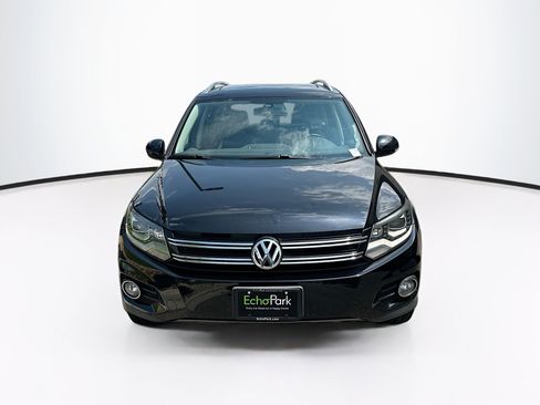 Used 2017 Volkswagen Tiguan SEL AWD/4WD image 2