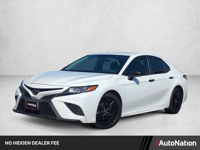 Used 2020 Toyota Camry SE w/ Carpet Mat Package FWD image 1