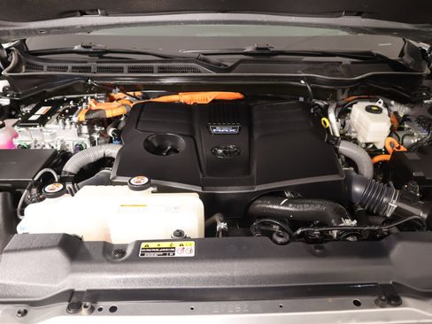 Used 2024 Toyota Sequoia Platinum image 21