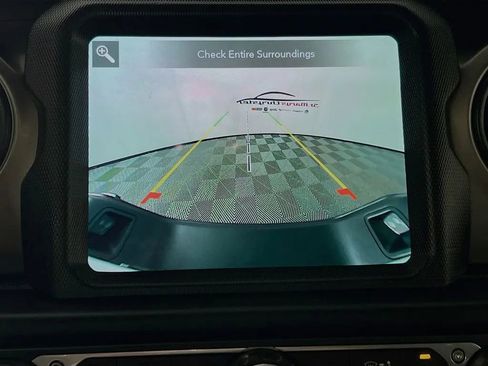 Used 2021 Jeep Gladiator Willys image 15