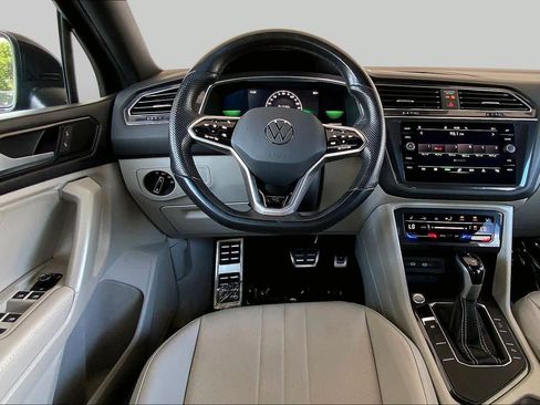 Used 2023 Volkswagen Tiguan SE R-Line FWD image 6