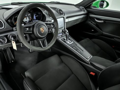 Used 2022 Porsche 718 Cayman GT4 image 18