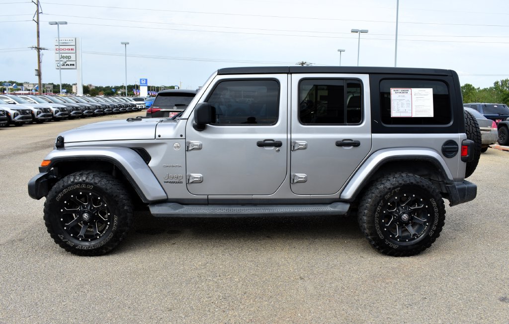 Used 2020 Jeep Wrangler Unlimited Sahara AWD/4WD image 5
