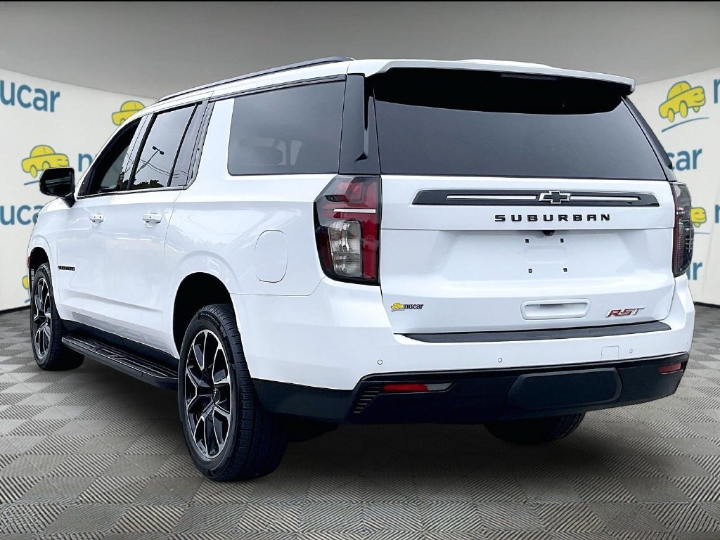 Used 2023 Chevrolet Suburban RST w/ Luxury Package AWD/4WD image 4