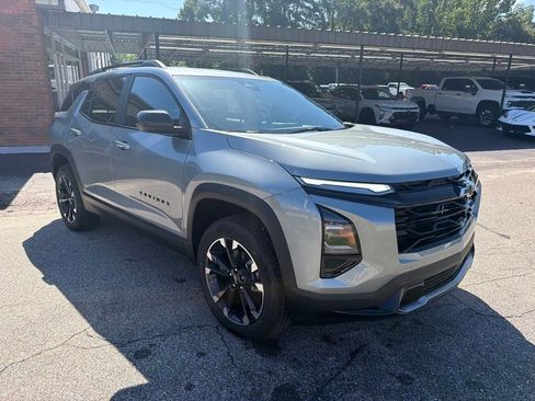 New 2026 Chevrolet Equinox RS w/ Convenience Package III FWD image 3