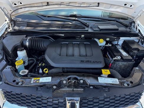 Used 2020 Dodge Grand Caravan SXT w/ Driver Convenience Group FWD image 13