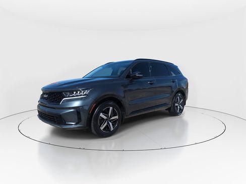 Used 2022 Kia Sorento S FWD image 4