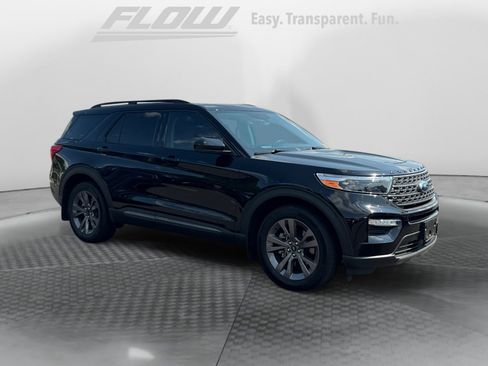 Used 2022 Ford Explorer XLT w/ Equipment Group 202A AWD/4WD image 1