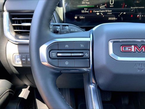 Used 2025 GMC Terrain Elevation w/ Elevation Premium Package FWD image 17