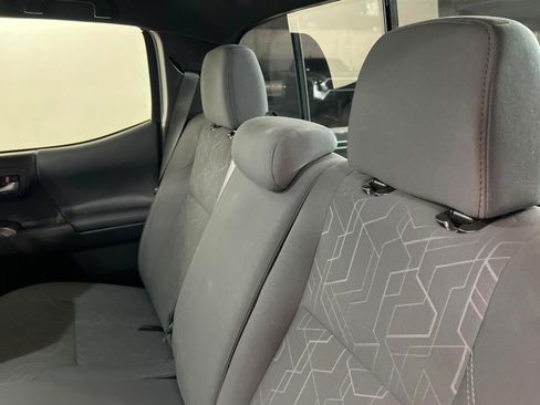 Used 2019 Toyota Tacoma TRD Off-Road w/ Technology Package AWD/4WD image 20
