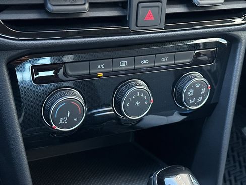 New 2026 Volkswagen Taos S image 18