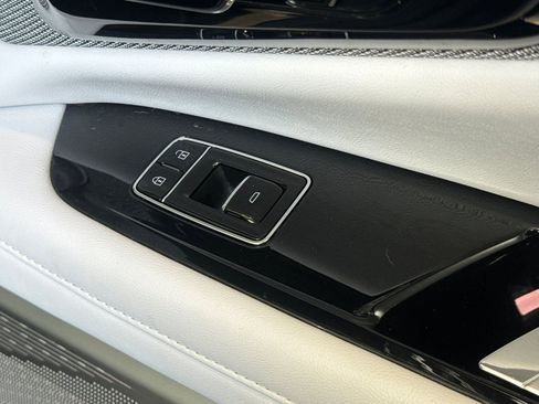 Certified 2025 Cadillac Optiq Sport 2 w/ LPO, Floor Liner Package AWD/4WD image 21