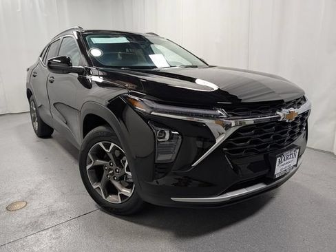 New 2026 Chevrolet Trax LT w/ Sunroof Package FWD image 2