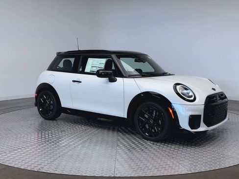 New 2026 MINI Cooper S image 2