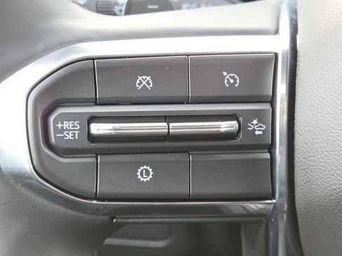 Used 2025 GMC Yukon Denali image 13