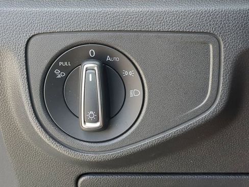 Certified 2023 Volkswagen Atlas SE w/ Black Wheel Package image 28