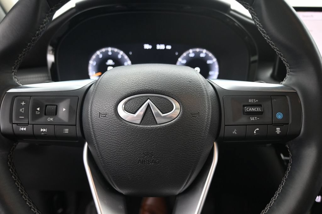 Used 2023 INFINITI QX60 Sensory w/ Vision Package AWD/4WD image 14