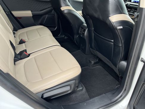 Used 2020 Ford Escape SEL image 15