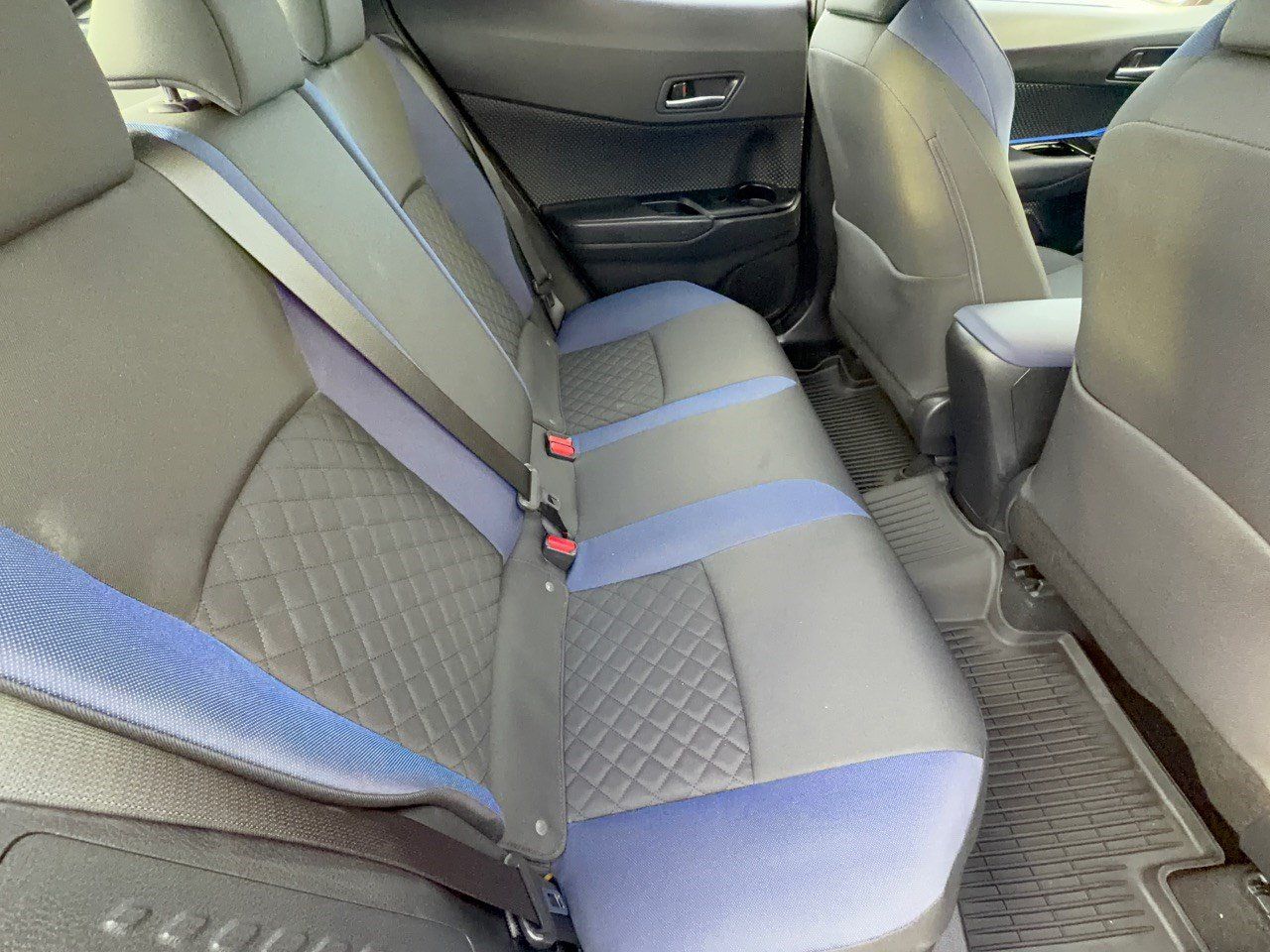 Used 2022 Toyota C-HR XLE FWD image 29