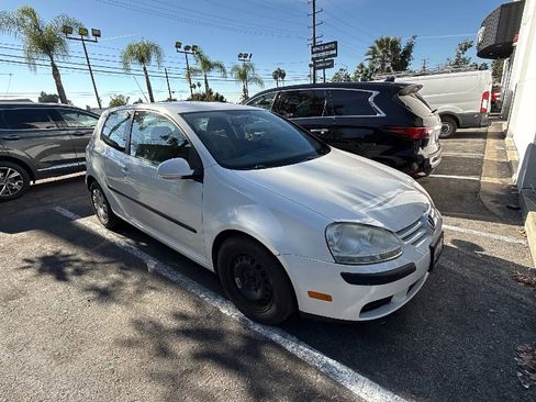 Used 2008 Volkswagen Rabbit S image 2