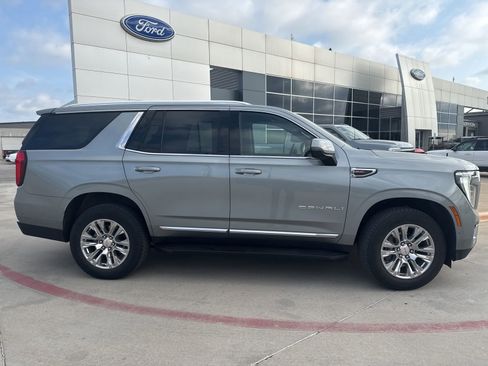 Used 2025 GMC Yukon Denali image 2