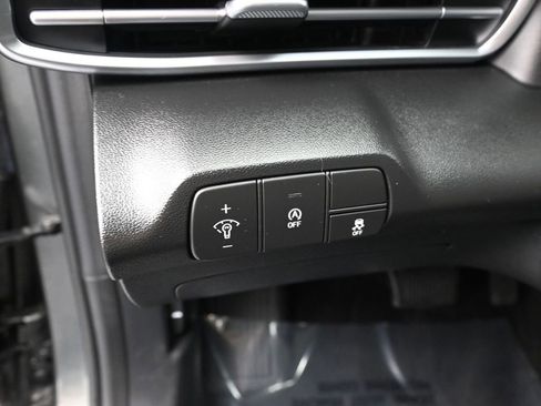 Certified 2024 Hyundai Elantra SE image 20