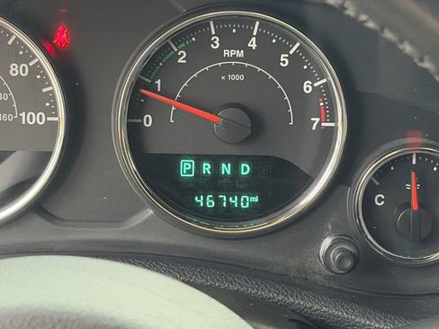 Used 2018 Jeep Wrangler Unlimited Rubicon w/ Connectivity Group AWD/4WD image 31