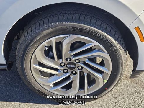 New 2026 Lincoln Navigator L Reserve AWD/4WD image 14