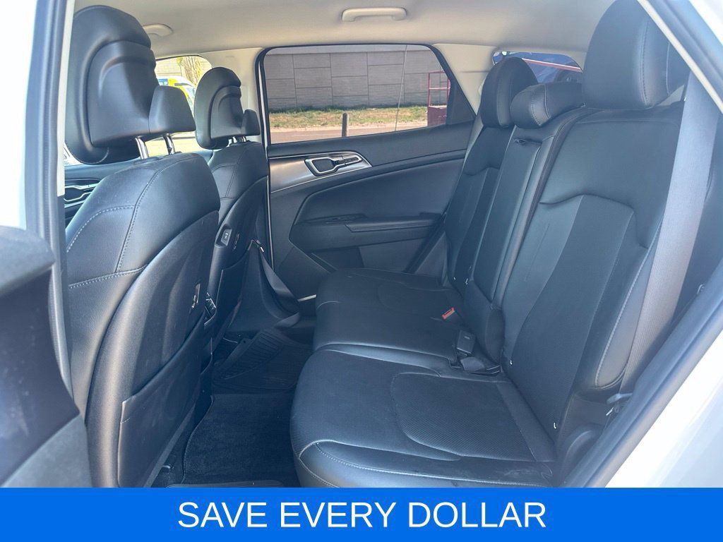 Used 2023 Kia Sportage EX FWD image 16