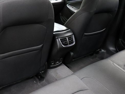 Used 2018 Chevrolet Malibu LT image 13