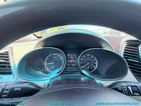 Used 2018 Hyundai Santa Fe Sport FWD image 13