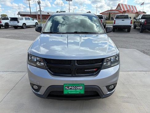 Used 2019 Dodge Journey SE w/ Connectivity Group FWD image 12