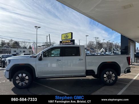 New 2026 GMC Sierra 2500 Denali w/ Denali Reserve Package AWD/4WD image 4