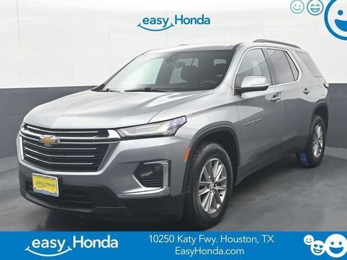 Used 2023 Chevrolet Traverse LT image 1