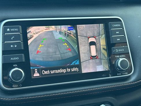 Used 2019 Nissan Kicks SR w/ SR Premium Package FWD image 18