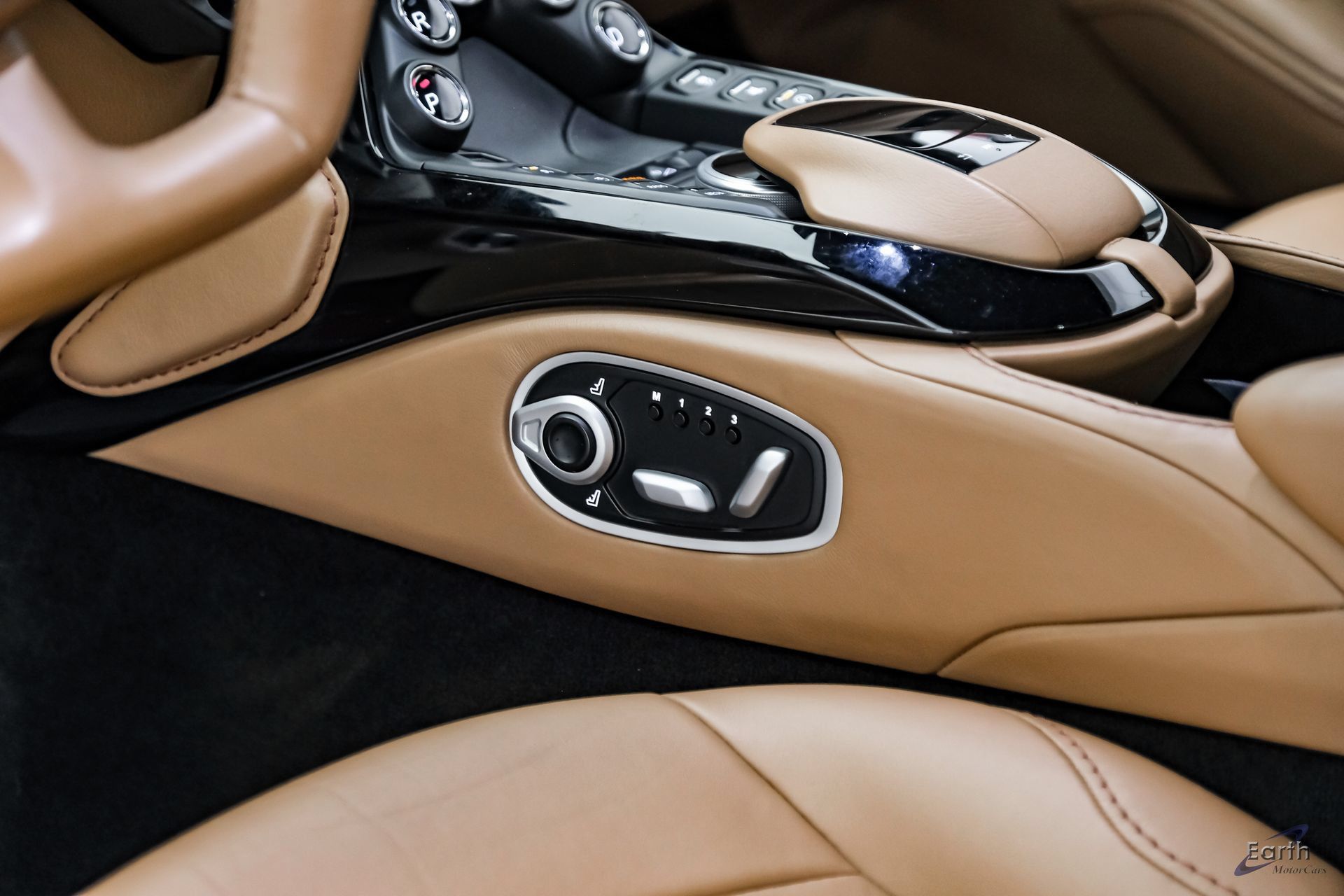 Used 2020 Aston Martin V8 Vantage Coupe RWD image 60