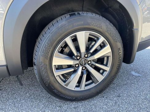 New 2026 Nissan Pathfinder SL image 8