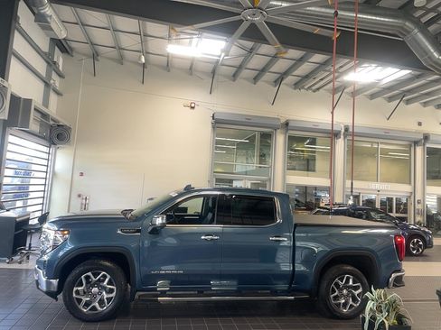 Used 2024 GMC Sierra 1500 SLT w/ SLT Premium Plus Package AWD/4WD image 4