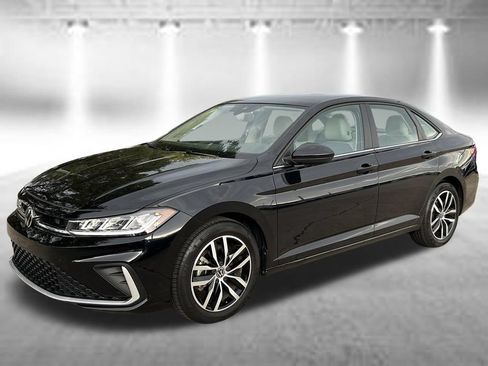 Used 2026 Volkswagen Jetta SE FWD image 2