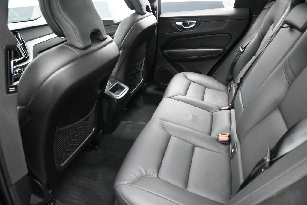 Used 2025 Volvo XC60 B5 Plus w/ Protection Package Premier AWD/4WD image 23