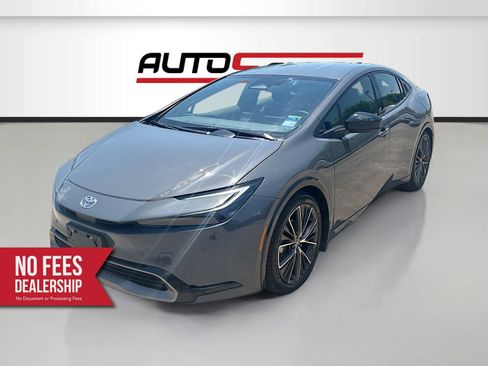 Used 2026 Toyota Prius XLE FWD image 3