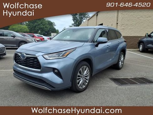 Used 2022 Toyota Highlander Platinum FWD image 1