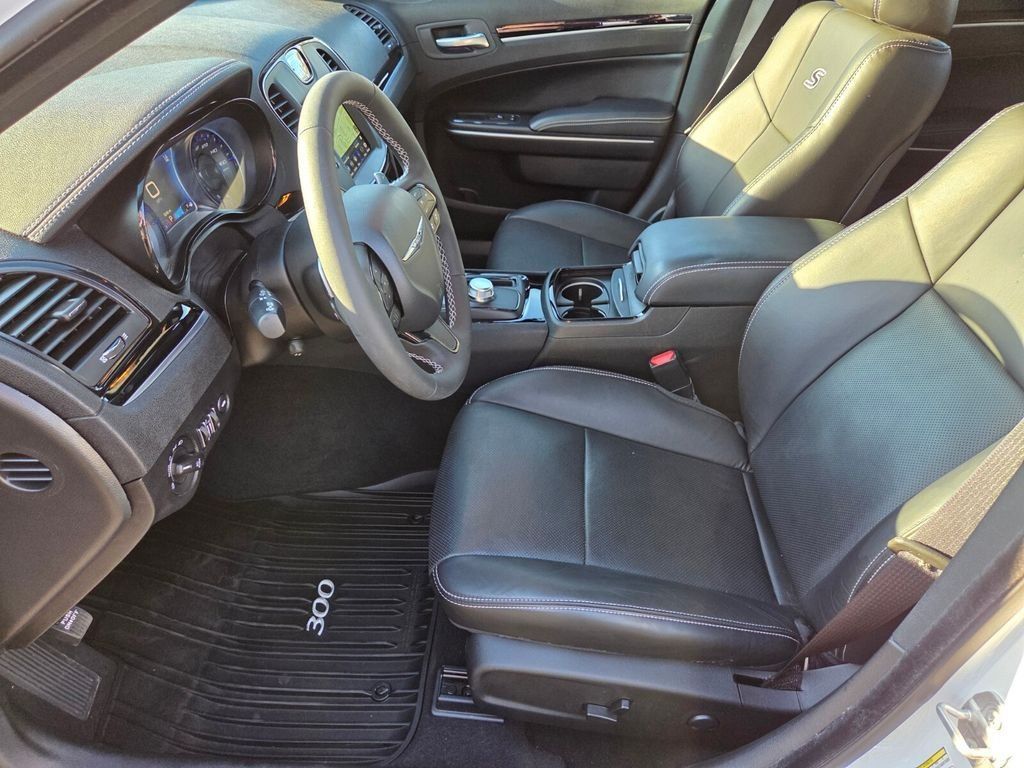 Used 2023 Chrysler 300 S w/ Comfort Group RWD image 13