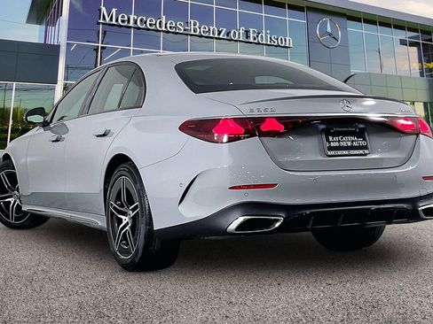 New 2026 Mercedes-Benz E 350 4MATIC Sedan image 3