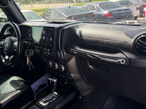 Used 2016 Jeep Wrangler Unlimited Sahara AWD/4WD image 25