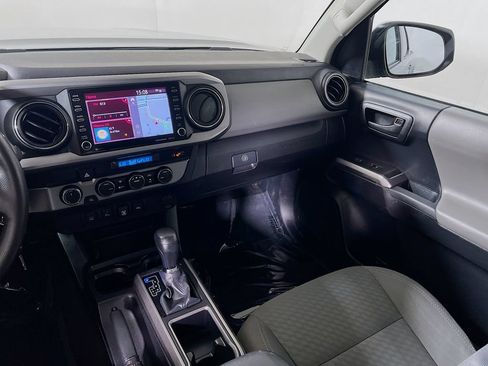 Certified 2021 Toyota Tacoma SR5 AWD/4WD image 20