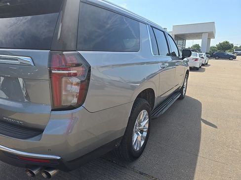 Used 2023 Chevrolet Suburban Premier AWD/4WD image 5