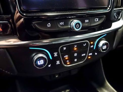 Certified 2023 Chevrolet Traverse LT FWD image 25