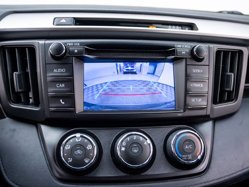 Used 2018 Toyota RAV4 LE FWD image 25