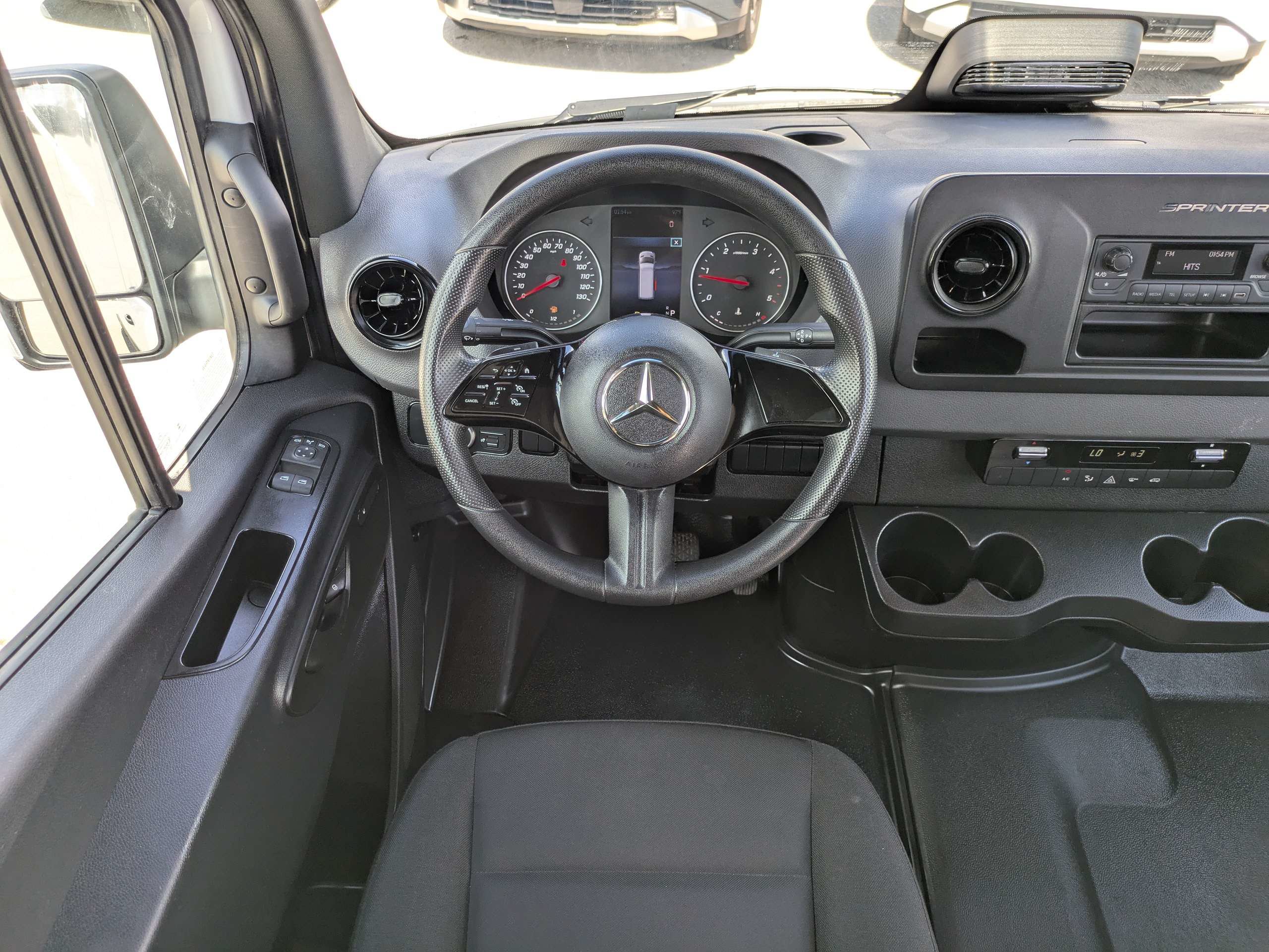 Used 2025 Mercedes-Benz Sprinter 2500 image 17